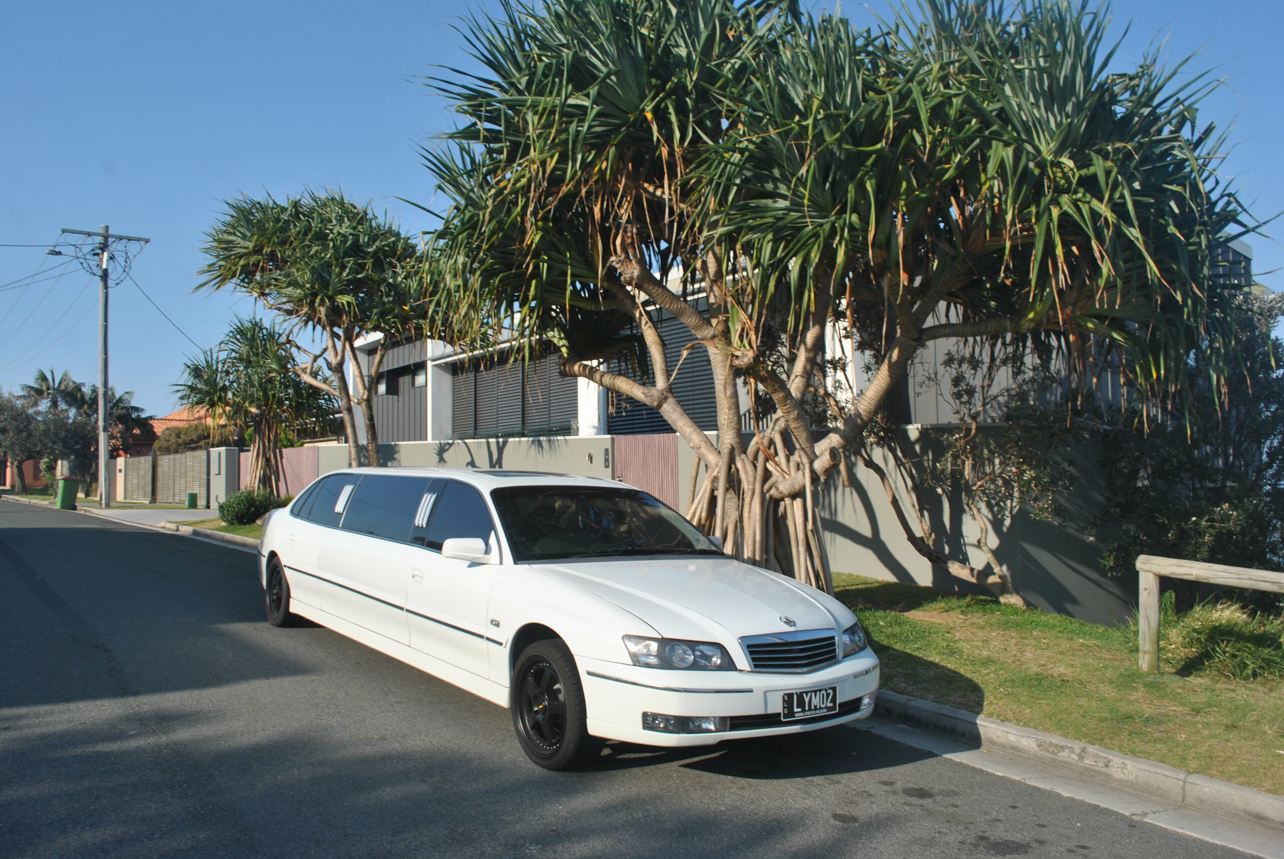 Holden Statesman Stretch Limousine Hire Sunshine Coast weddings in Noosa image 1