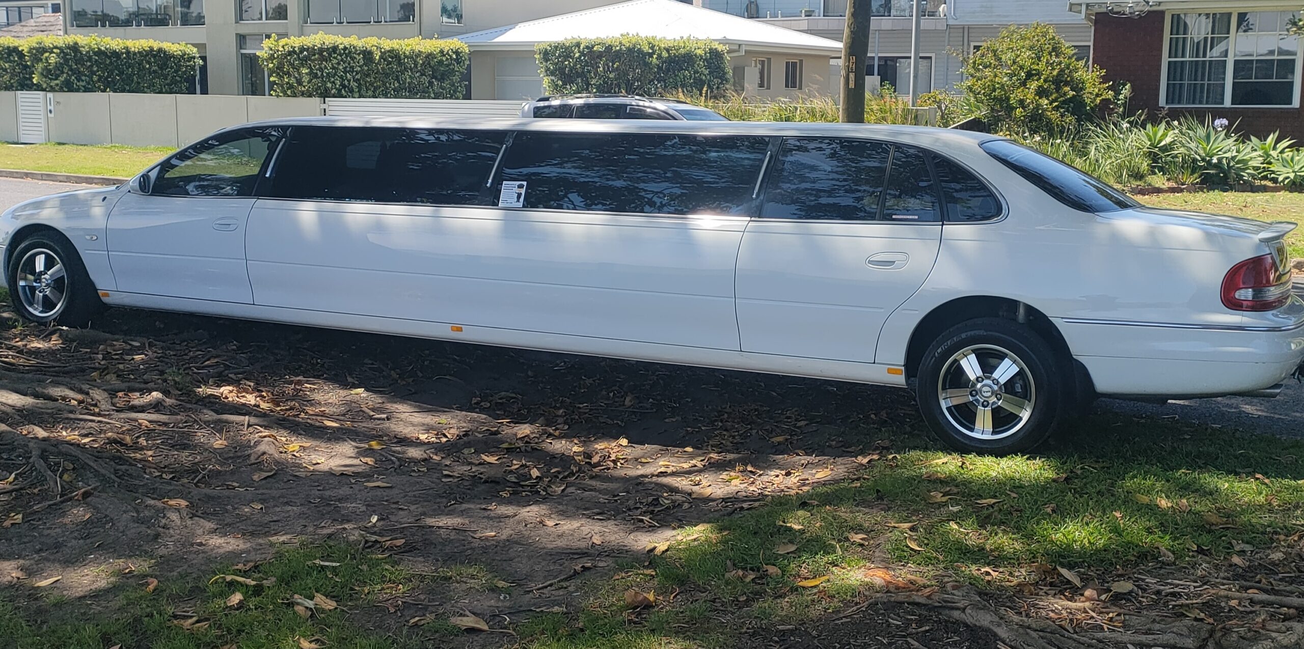 HOLDEN CAPRICE STRETCH LIMOUSINE